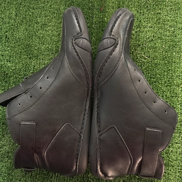 LDeck High Top Sports Shoes Waterproof Non Slip. Adjustable Strap, no Laces - Picture 6 of 11